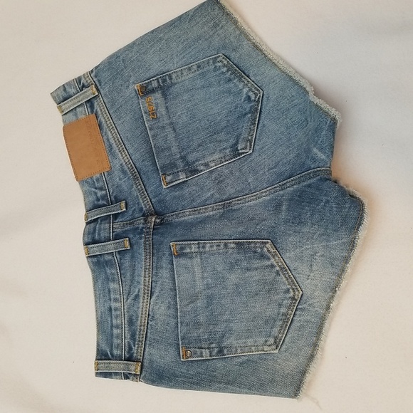 NWT Zara Light Blue Cutoff Denim Shorts - Picture 2 of 4